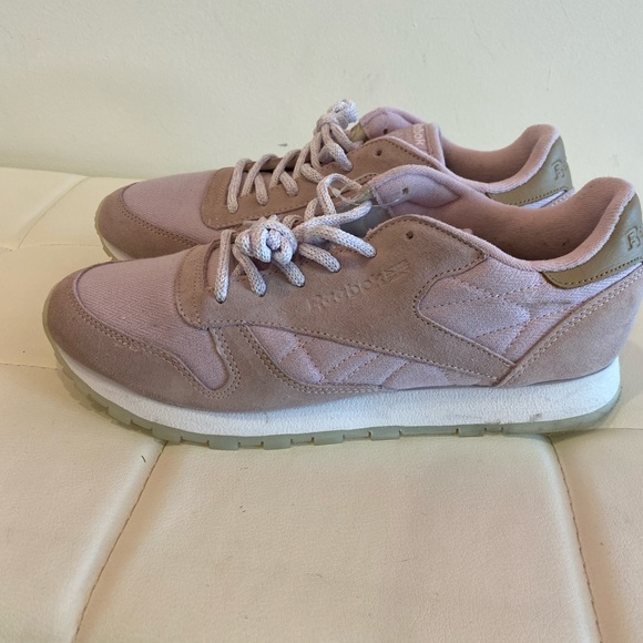 Reebok Classic Running Shoes - Picture 5 of 5